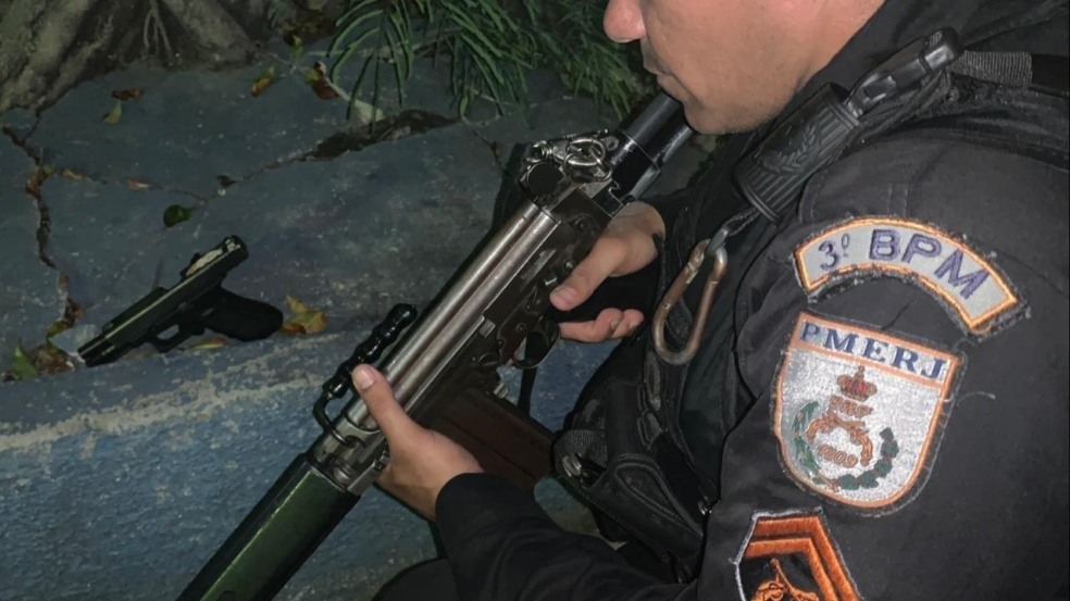 Moradora é morta a tiros em Maricá; briga entre facções é apurada Moradora é morta a tiros em Maricá; briga entre facções é apurada