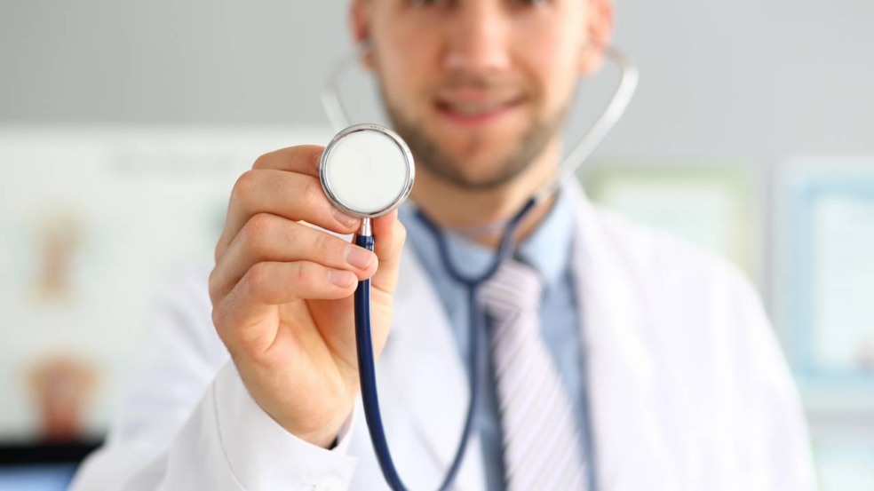 O que significa sonhar que está sendo examinado por médicos O que significa sonhar que está sendo examinado por médicos