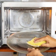 Truques caseiros para limpar o micro-ondas com facilidade Truques caseiros para limpar o micro-ondas com facilidade