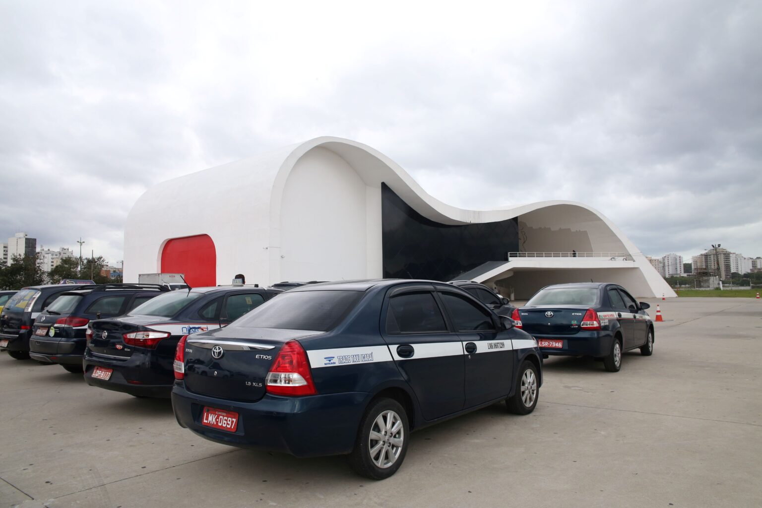 Niterói envia projeto à Câmara para renovar e modernizar a frota de táxis