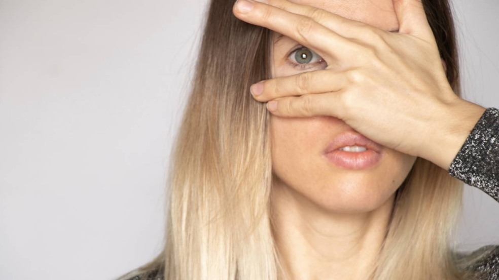 O que significa quando alguém evita olhar nos seus olhos O que significa quando alguém evita olhar nos seus olhos