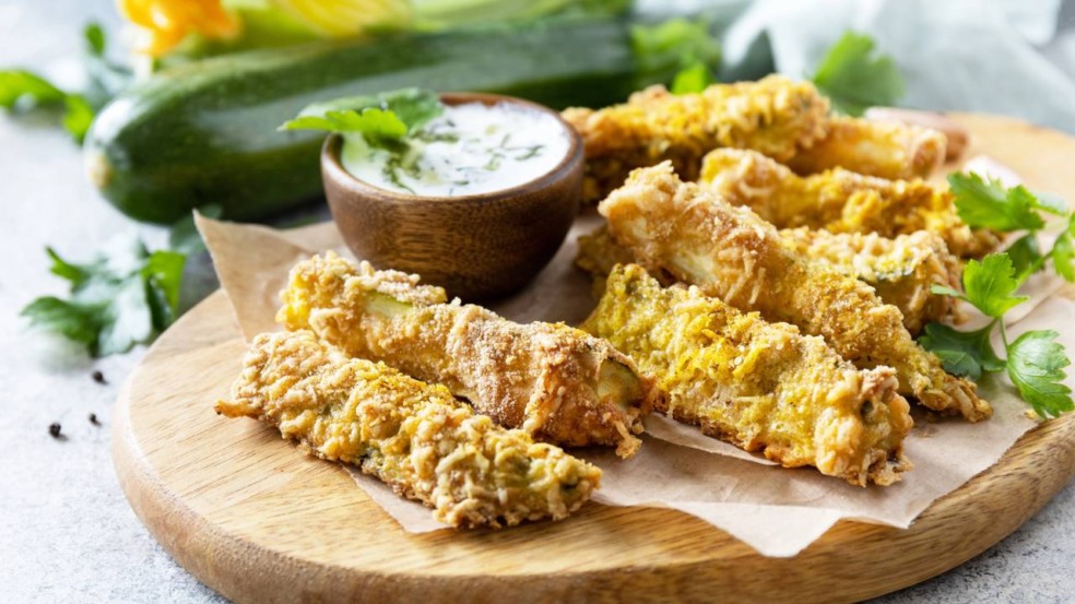 Palitos de abobrinha crocantes, sem fritura ou farinhas Palitos de abobrinha crocantes, sem fritura ou farinhas