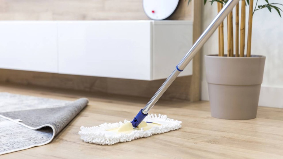Frequência ideal de limpeza para pisos limpos e livres de germes Frequência ideal de limpeza para pisos limpos e livres de germes