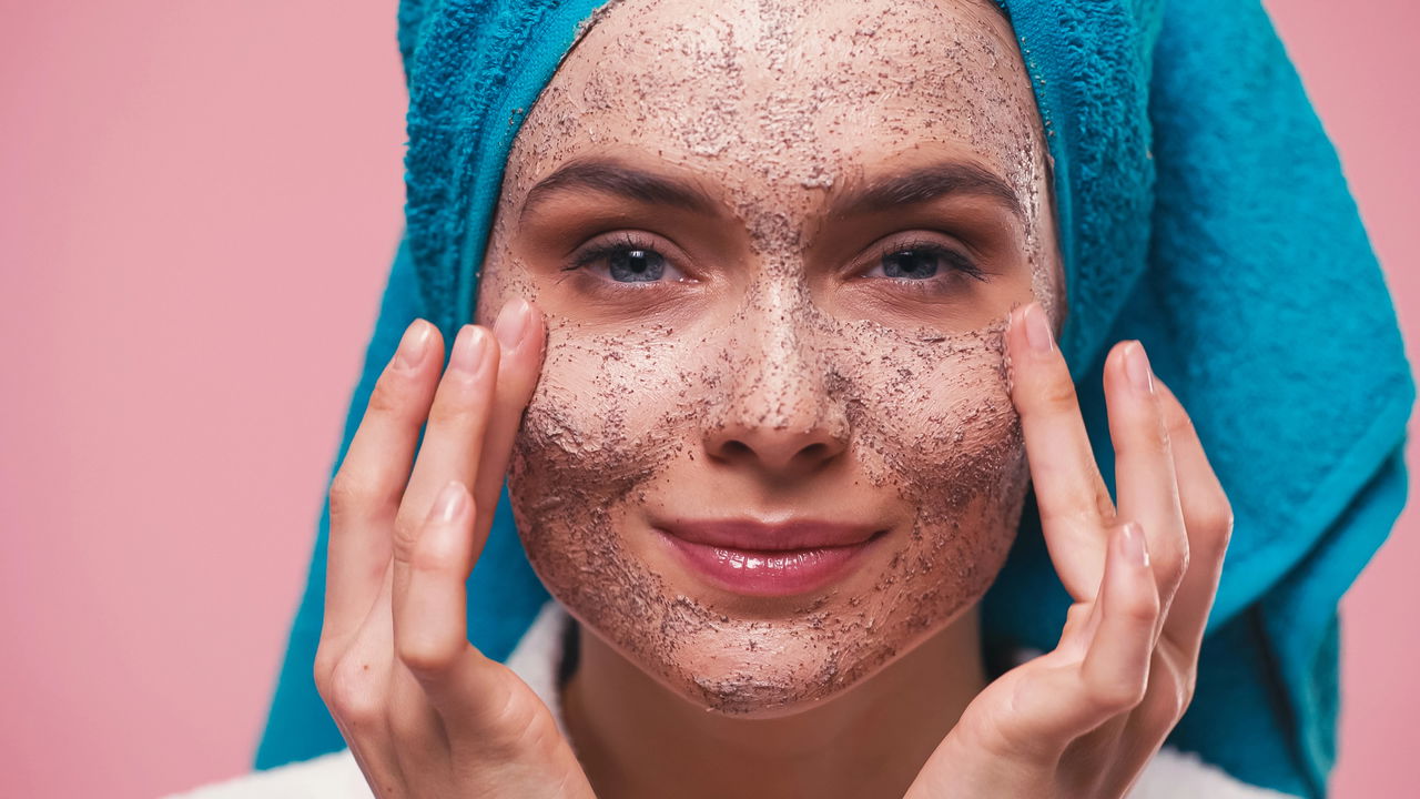 O passo que quase todo mundo esquece na rotina de skincare