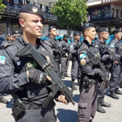 Traficantes são presos em ação da PM no Centro de Niterói