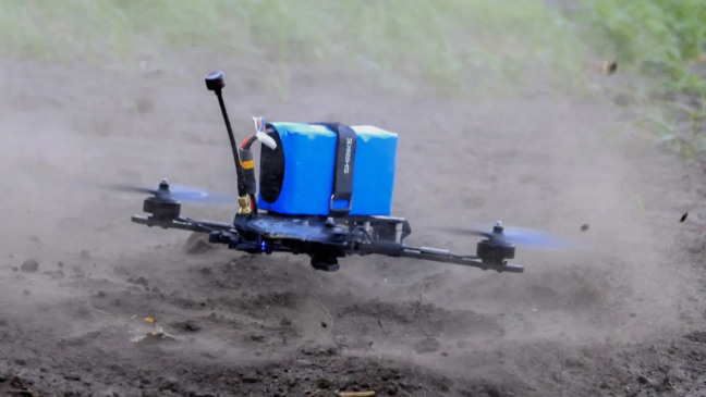 Bandidos usam drones para lançar bombas durante operação no Rio de Janeiro Bandidos usam drones para lançar bombas durante operação no Rio de Janeiro