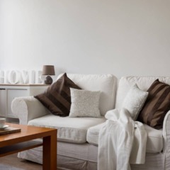 Nem mesa de centro, nem aparador: os móveis versáteis que estão dominando a decoração