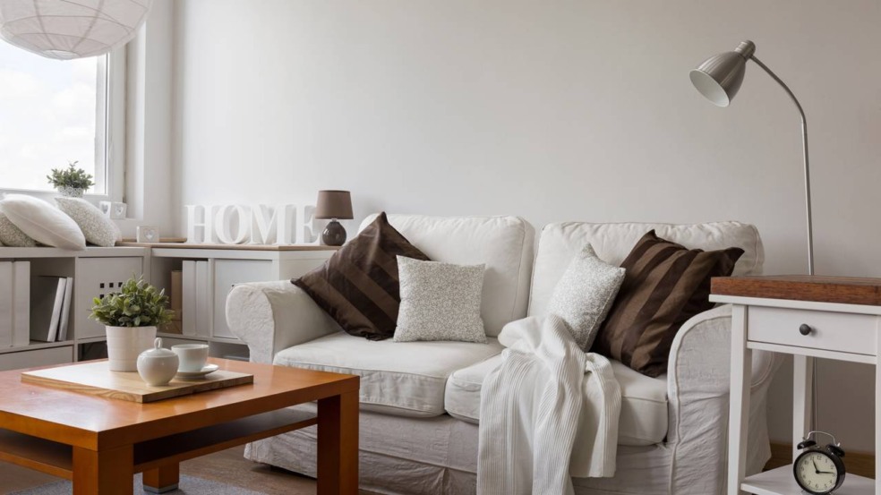 Nem mesa de centro, nem aparador: os móveis versáteis que estão dominando a decoração Nem mesa de centro, nem aparador: os móveis versáteis que estão dominando a decoração