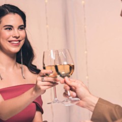 Por que olhamos nos olhos ao brindar com alguém? Por que olhamos nos olhos ao brindar com alguém?