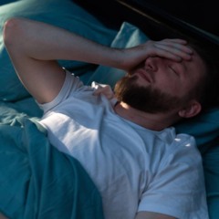 Este sintoma noturno pode indicar parkinson ou demência Este sintoma noturno pode indicar parkinson ou demência