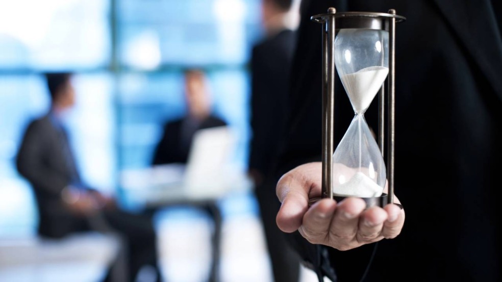Em determinados momentos, muitas pessoas relatam que os dias parecem passar mais rápido do que o habitual. Em determinados momentos, muitas pessoas relatam que os dias parecem passar mais rápido do que o habitual.