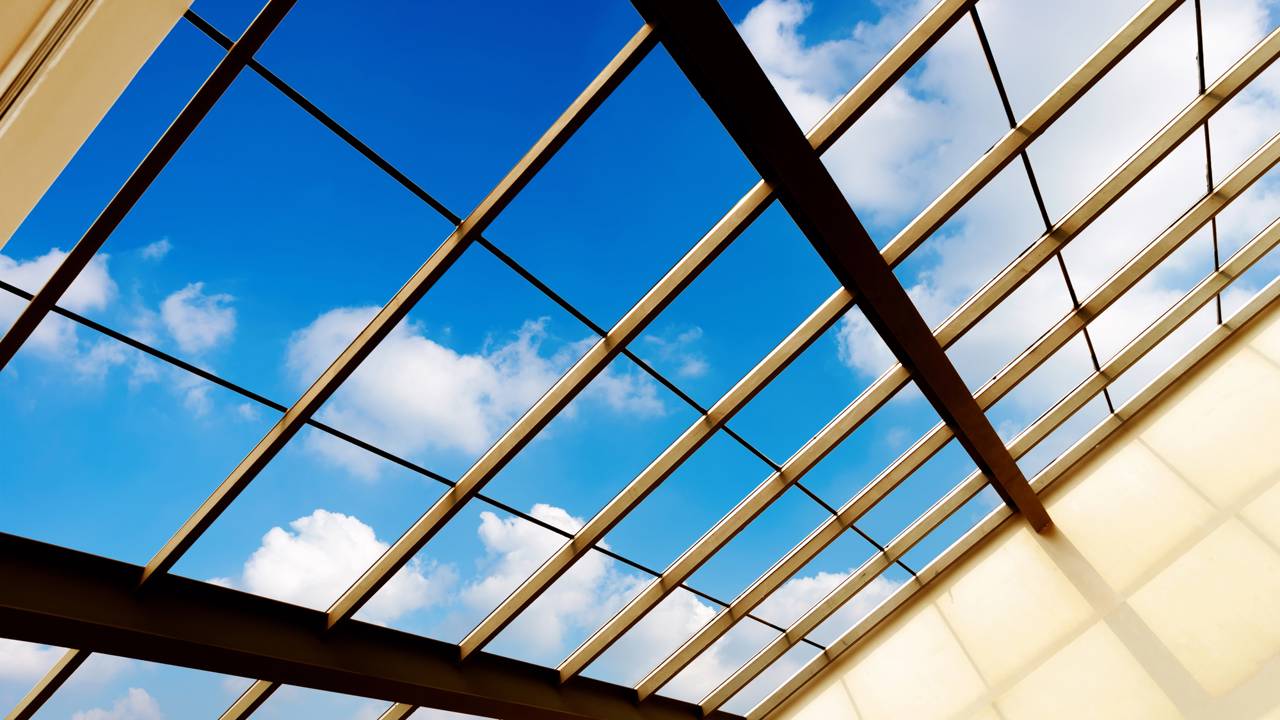 O que você precisa saber antes de instalar um telhado de vidro