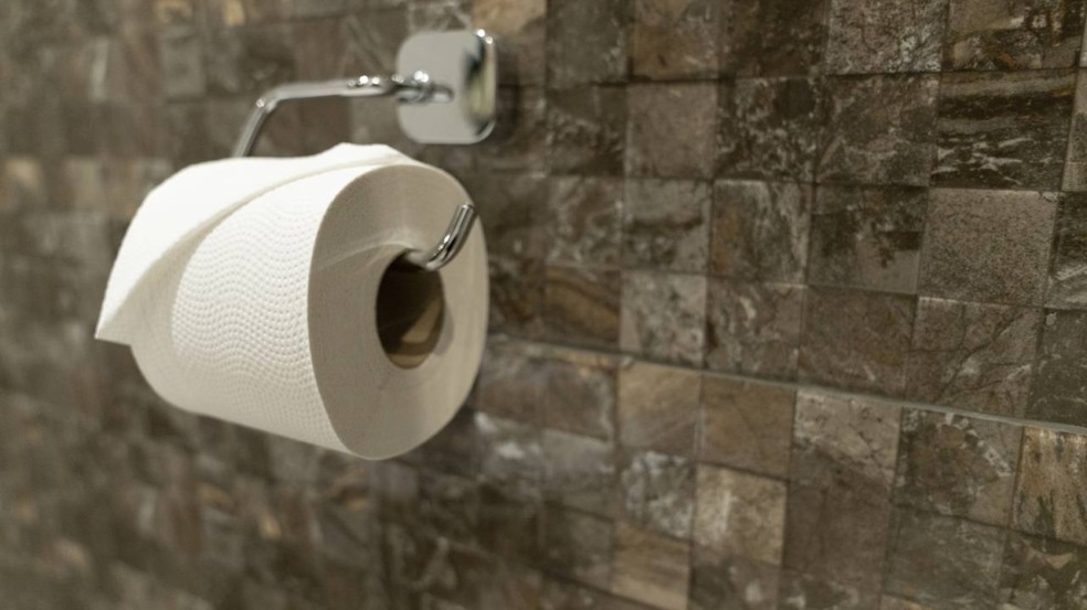 Suporte de papel higiênico vira solução prática e decorativa Suporte de papel higiênico vira solução prática e decorativa