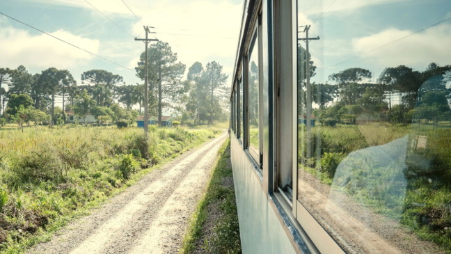 A Estrada de Ferro Curitiba-Paranaguá é considerada uma das rotas ferroviárias mais impressionantes do Brasil