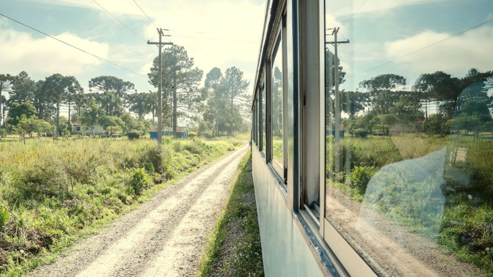 A Estrada de Ferro Curitiba-Paranaguá é considerada uma das rotas ferroviárias mais impressionantes do Brasil