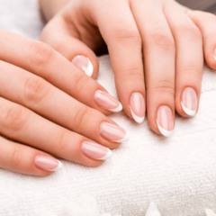 Os segredos para unhas bonitas e saudáveis sem gastar muito