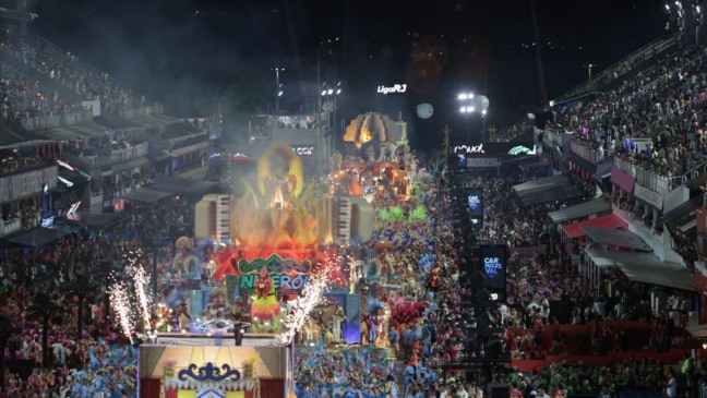 Niterói inicia ensaios de Carnaval em novembro com Viradouro e Acadêmicos na Avenida Amaral Peixoto. Confira datas, enredos e detalhes
