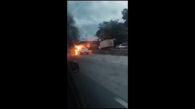 VÍDEO: Carros pegam fogo em rodovias de São Gonçalo e Itaboraí nesta terça-feira (18/11)