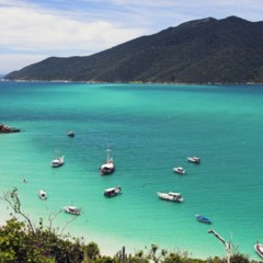 Mergulhe nas águas cristalinas das praias do Sudeste neste verão