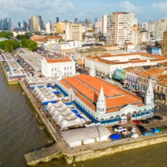 Mercado Ver-o-Peso e cidade de Belém ao fundo | Créditos: depositphotos.com / dabldy