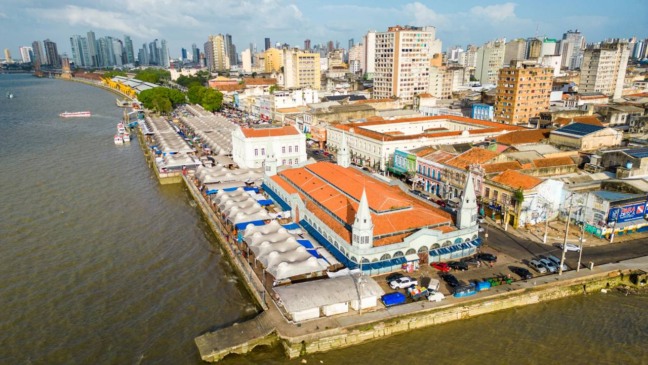 Mercado Ver-o-Peso e cidade de Belém ao fundo | Créditos: depositphotos.com / dabldy