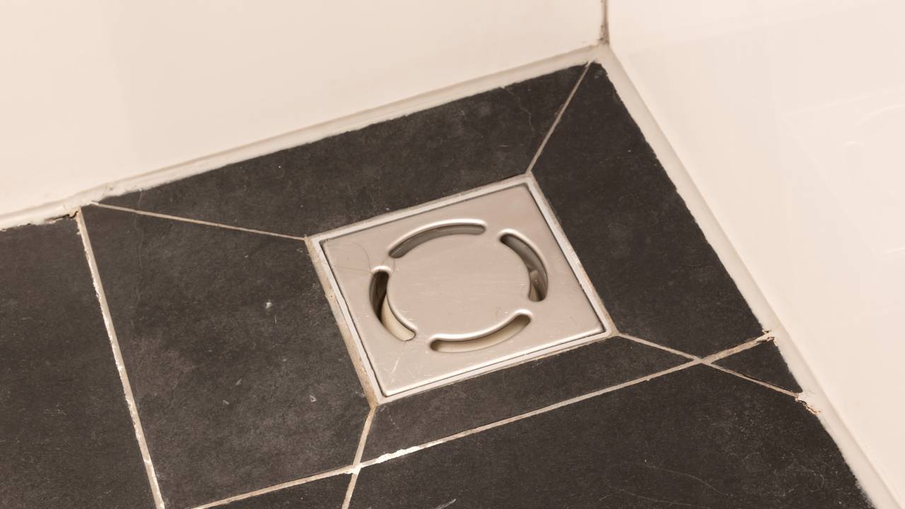 Soluções práticas para um banheiro cheiroso em dias quentes