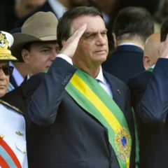O comandante da Marinha, Almirante Almir Garnier Santos, o presidente Jair Bolsonaro, e o ministro da Defesa, Paulo Sérgio, durante desfile cívico-militar do 7 de Setembro de 2022 | (Marcelo Camargo/Agência Brasil)