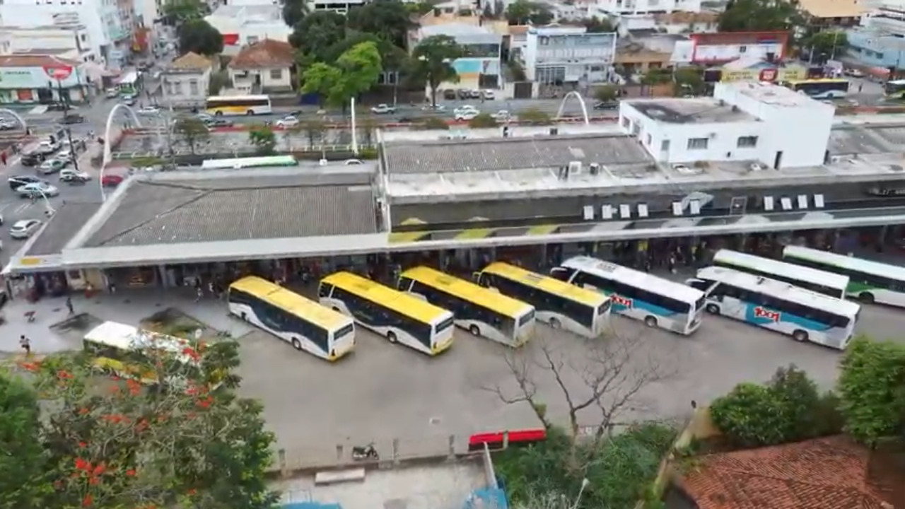 Homem é preso em Niterói após furtar bolsa e usar cartão em bar da rodoviária