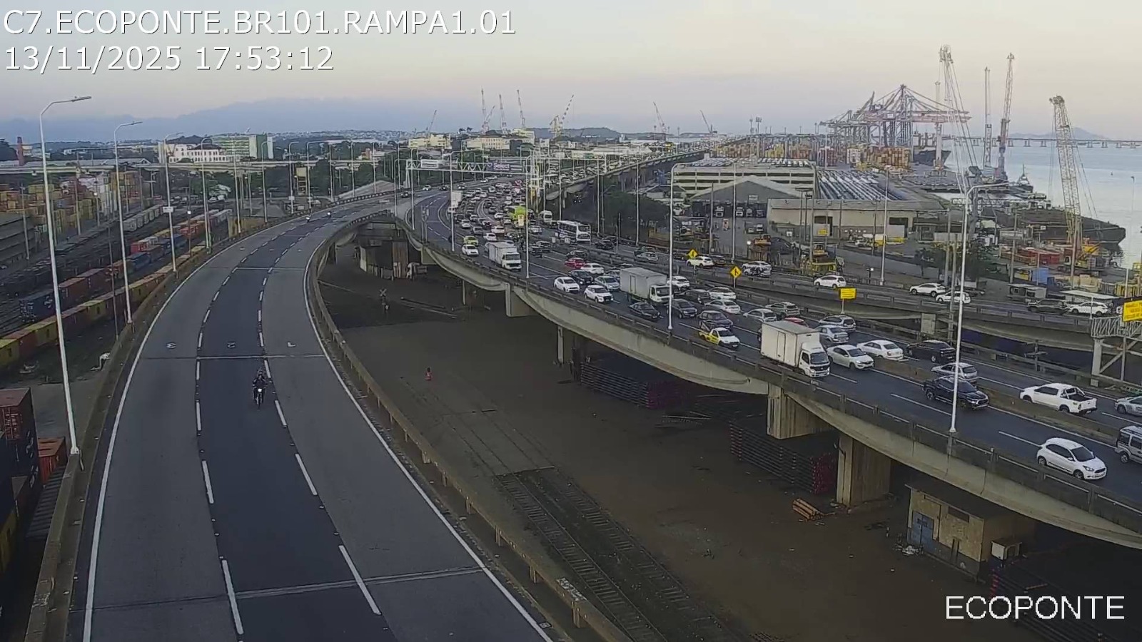 Trânsito na Ponte Rio-Niterói: veja como está o fluxo nesta sexta-feira (14/11)