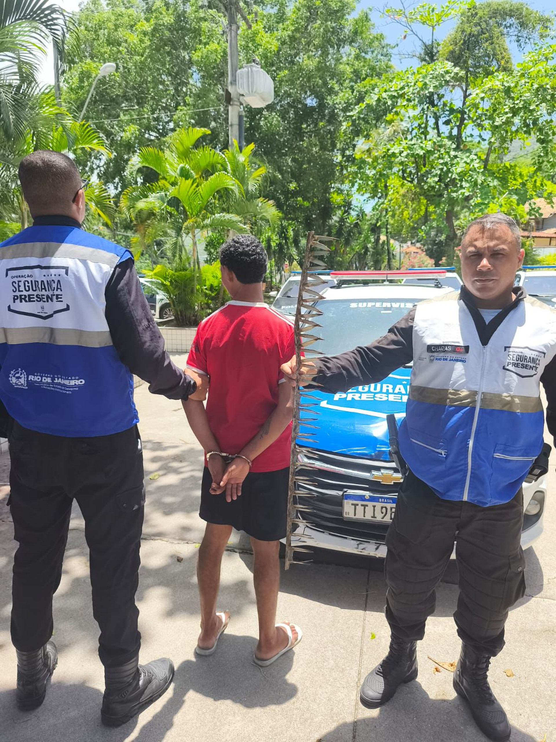 Niterói: veja a lança encontrada após perseguição a suspeitos