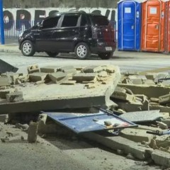 IMAGEM FORTE: Mulher fica presa após acidente no Rio de Janeiro