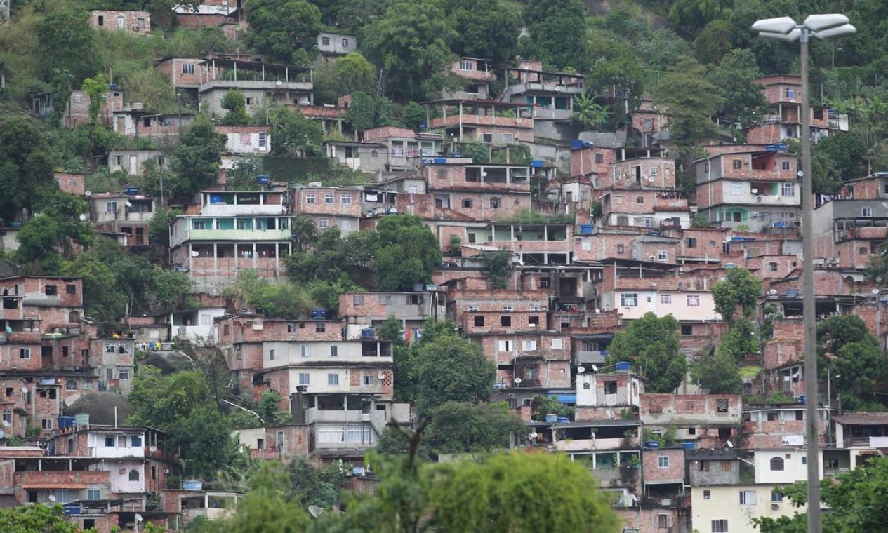 Operação em Niterói mobiliza PM após tiroteio no Preventório Operação em Niterói mobiliza PM após tiroteio no Preventório
