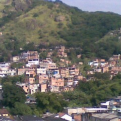 Grupo é flagrado em fuga pela mata em ação no Rio de Janeiro