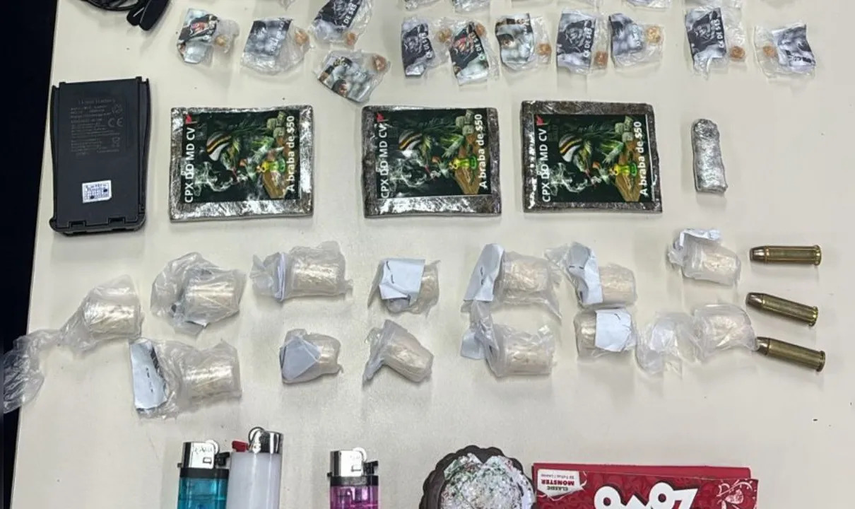 Prisão e apreensão chamam atenção em operação em Maricá Prisão e apreensão chamam atenção em operação em Maricá