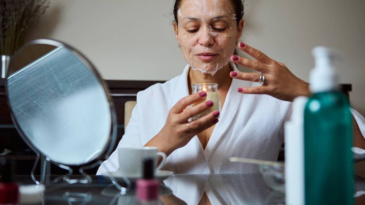 Skincare noturno rápido que deixa a pele macia e renovada