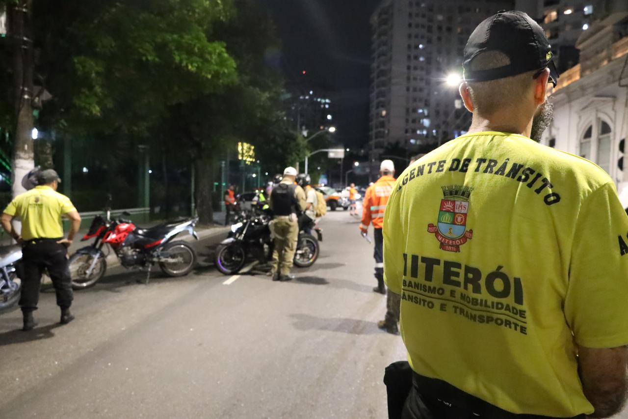 Prefeitura de Niterói realiza operação Prefeitura de Niterói realiza operação