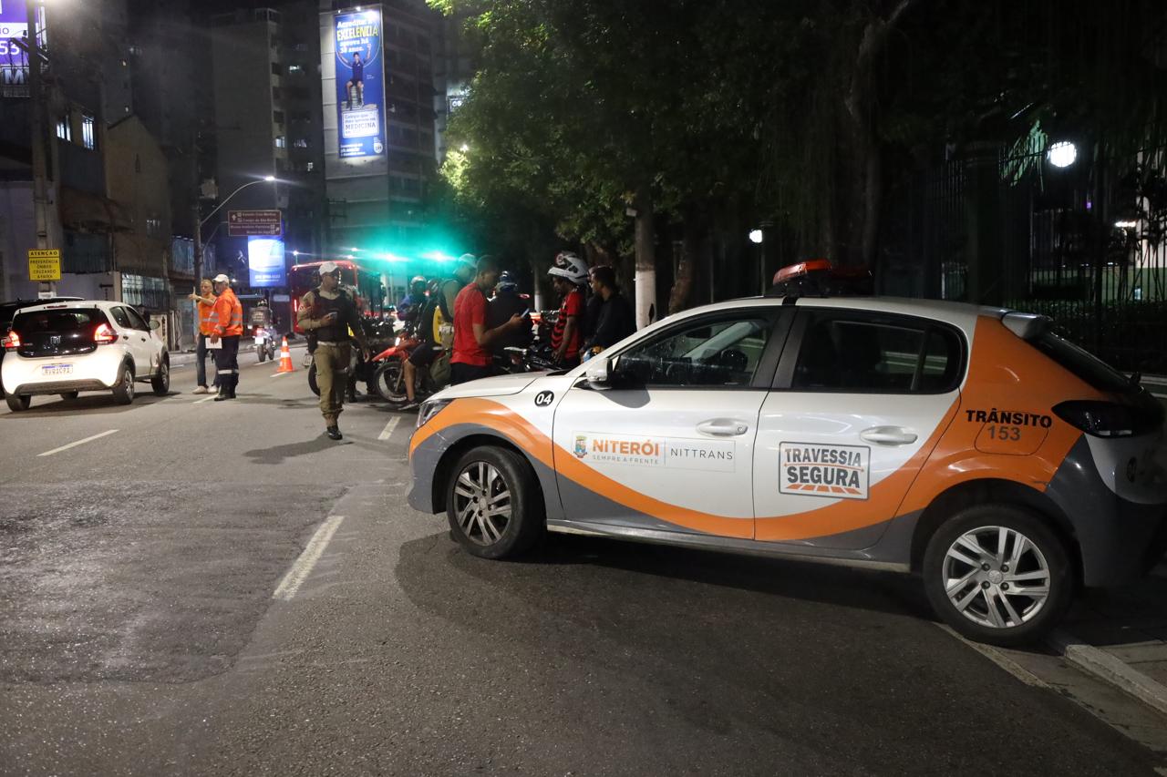 Prefeitura de Niterói realiza operação Prefeitura de Niterói realiza operação
