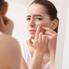 O tomilho se destaca como alternativa natural no tratamento da acne - Créditos: depositphotos.com / serezniy