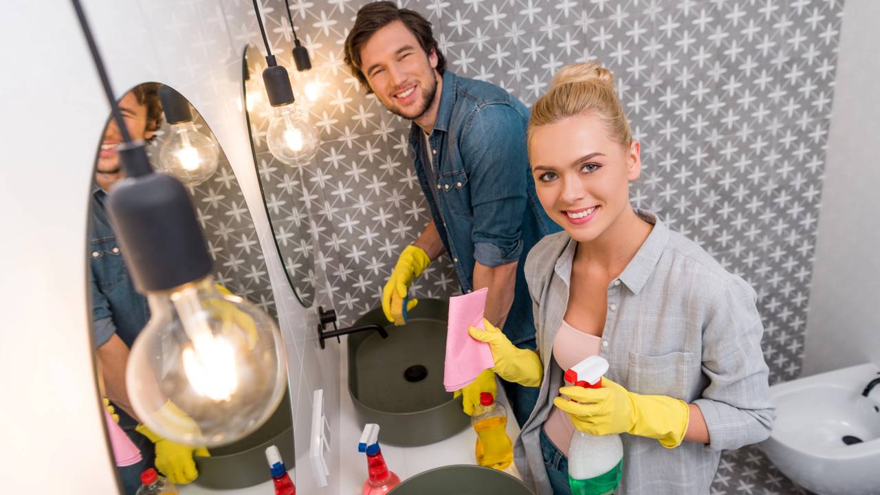 Como manter o banheiro perfumado o dia inteiro com truques simples