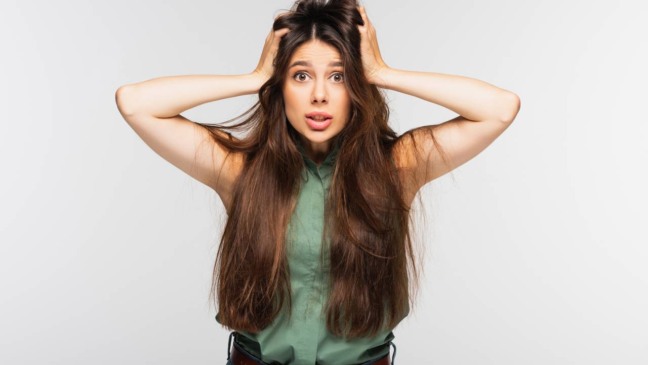 Esse cronograma simples recupera cabelos ressecados em uma semana