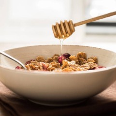 Iniciar o dia com escolhas saudáveis é essencial para o funcionamento equilibrado do organismo - Créditos: depositphotos.com / AntonMatyukha