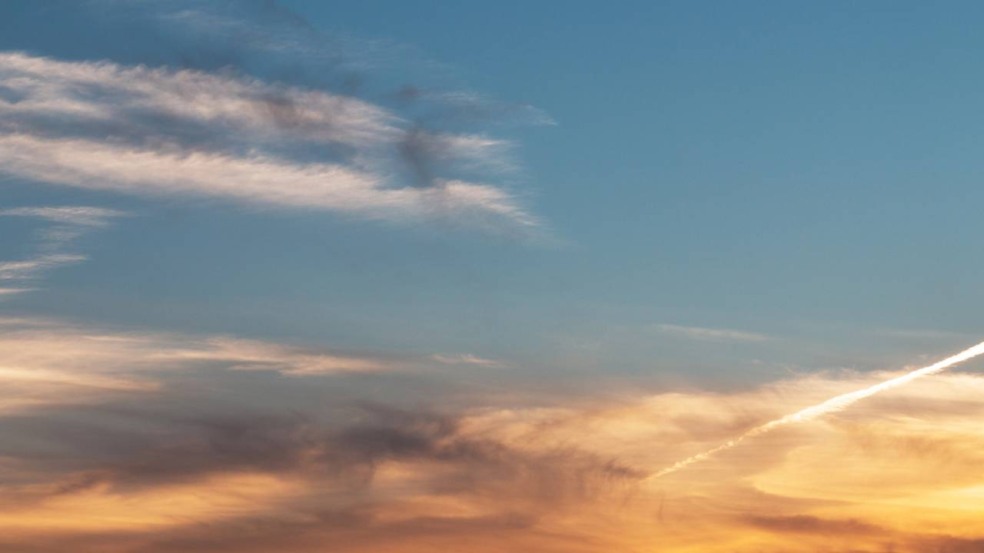 O amarelecimento do céu antes da chuva está ligado à maneira como a luz solar interage com as nuvens carregadas - Créditos: depositphotos.com / ekaterinachalysheva.yahoo.com