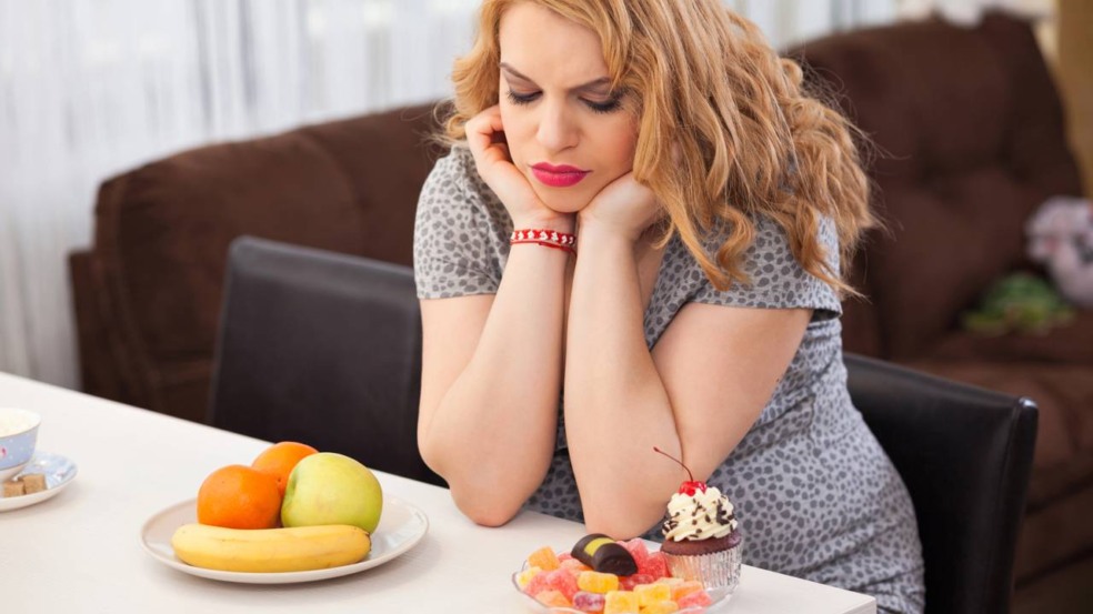 A redução dos níveis de glicose, especialmente após jejum prolongado ou ingestão insuficiente de carboidratos - Créditos: depositphotos.com / fotomircea