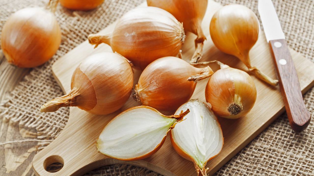 Lágrimas na cozinha: por que as cebolas nos fazem chorar?
