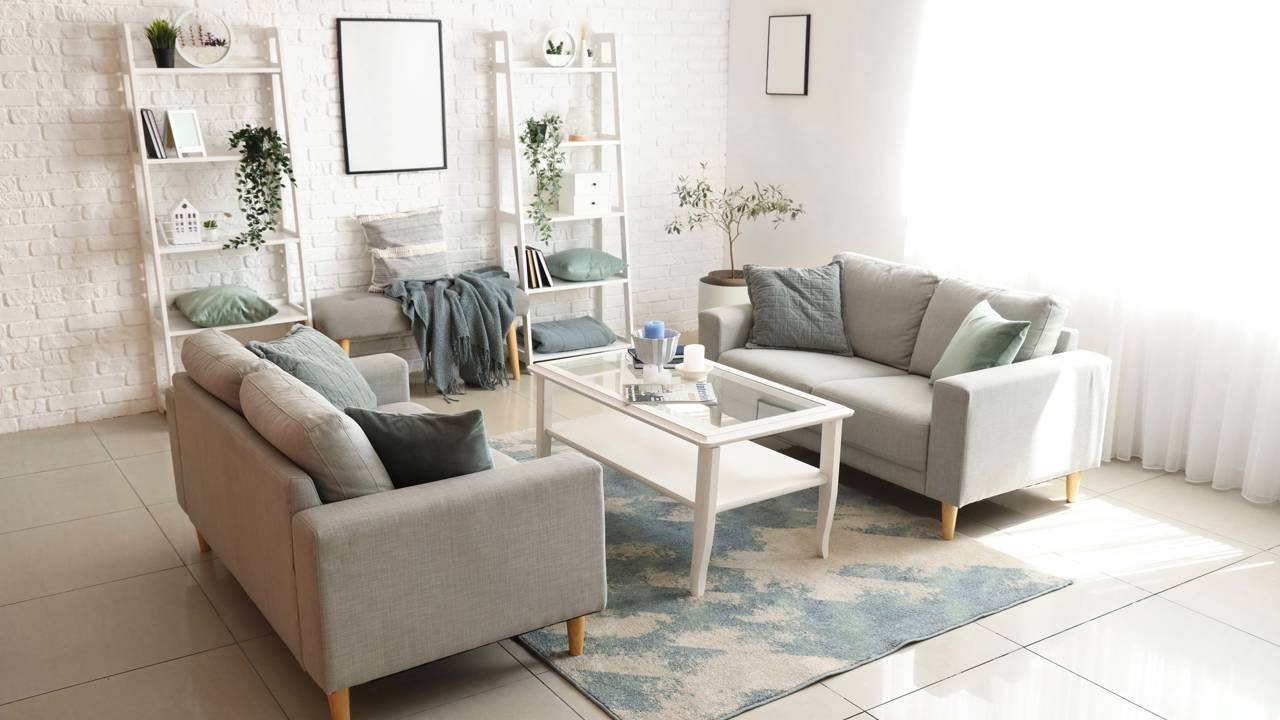 Cortinas e tapetes escolhidos do jeito certo mudam toda a decoração