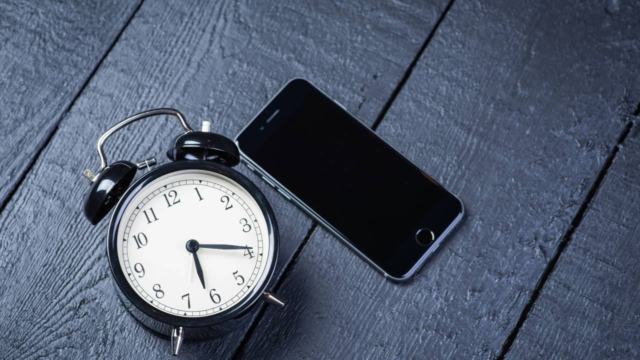 O que significa colocar vários alarmes para acordar?