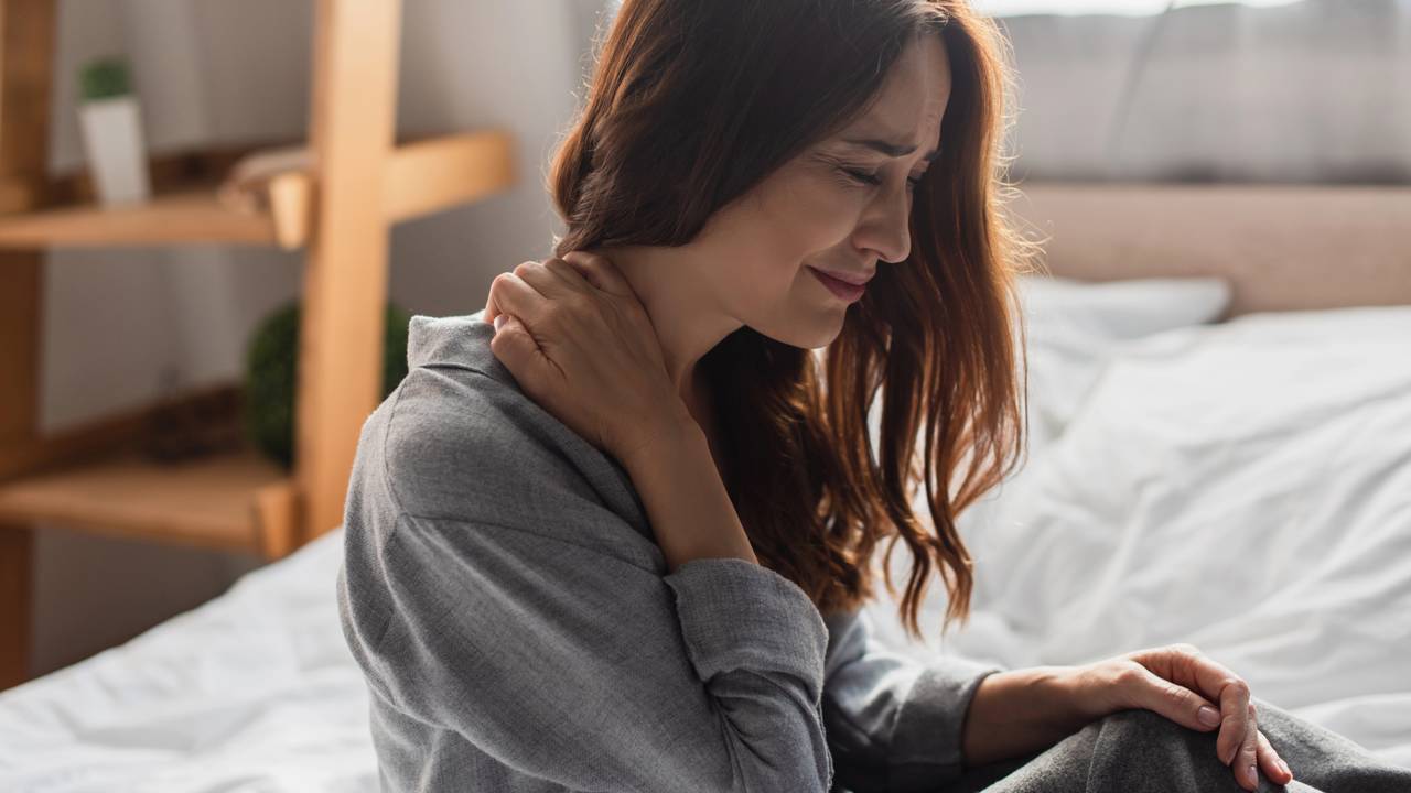 Os 6 melhores alongamentos para corrigir a postura e relaxar a coluna