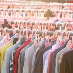 As roupas baratas que você ama podem estar custando caro demais