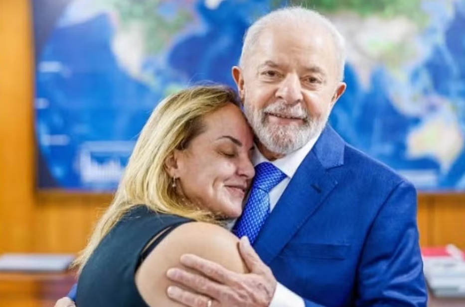 Lurian ao lado do pai, o presidente Lula | Foto: Divulgação Lurian ao lado do pai, o presidente Lula | Foto: Divulgação