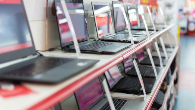 Notebooks (Laptops) em loja - Créditos: depositphotos.com / xxxPATRIK